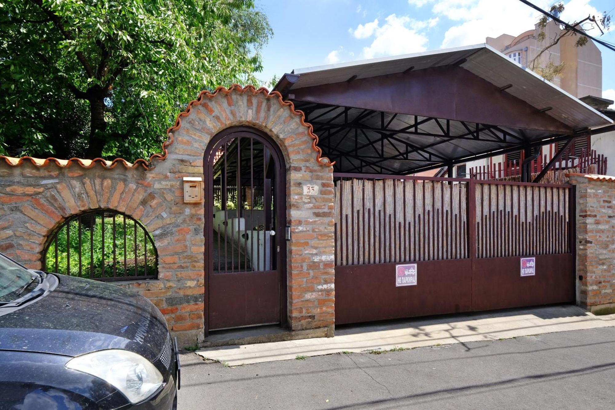 Red Tree Apartment Belgrade Exterior photo